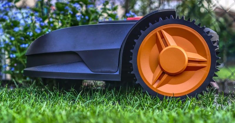 Robot tondeuse Honda : vaut-il vraiment le coup face à la concurrence ?