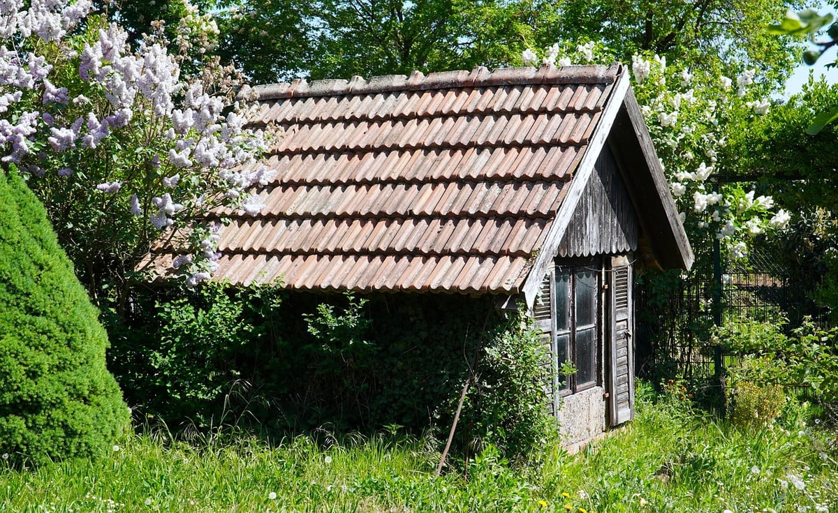 Comment construire un abri de jardin en bois étape par étape ?